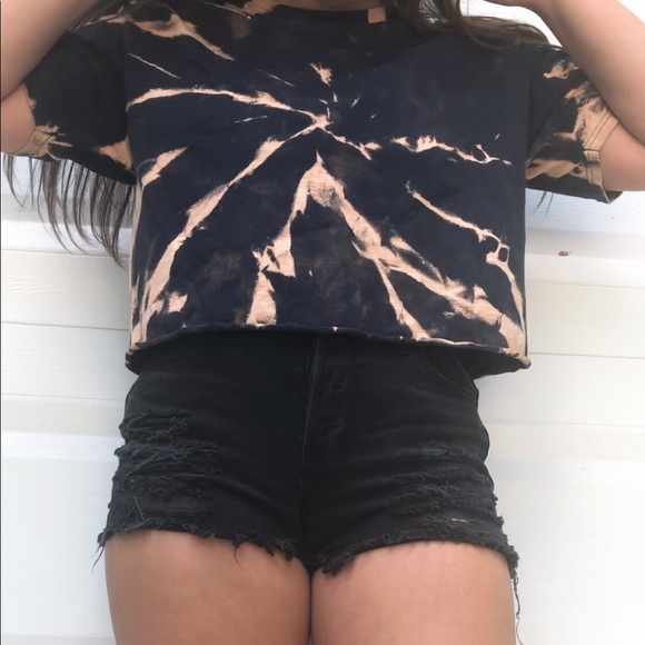 Bleach dye tshirt - Picture 1 of 2